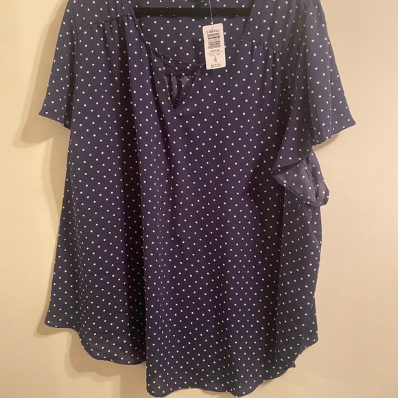 torrid Plus-Size Scoop Neck Polka Dot Blouse, Navy Blue, Size 6X - Picture 3 of 3